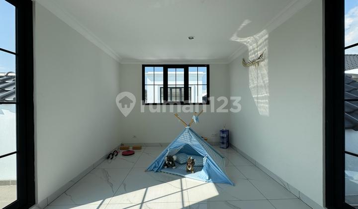 Rumah Mewah Siap Huni 2 Lantai Cluster Rosewood Dekat AEON Mall Sentul Bogor