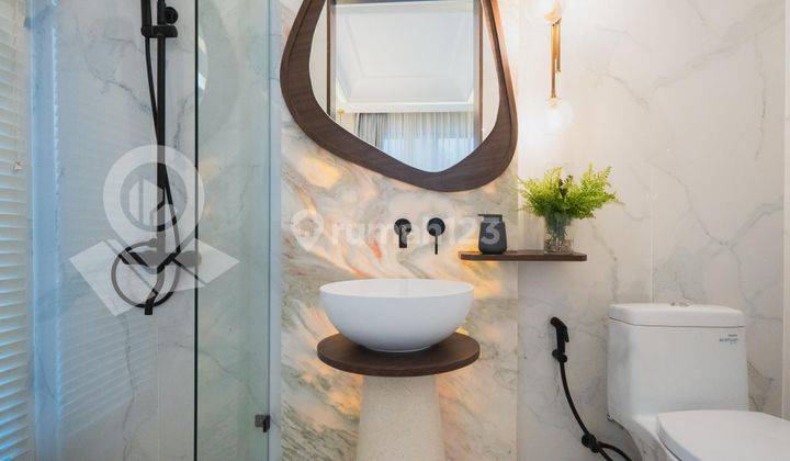 kamar mandi rumah baru 3 lantai nuansa
