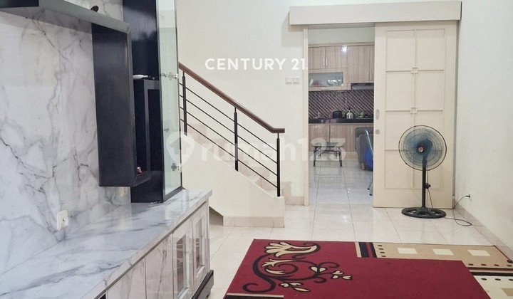 Rumah Dengan Semi Furnished Dan Bagus Di Royal Residence Cakung