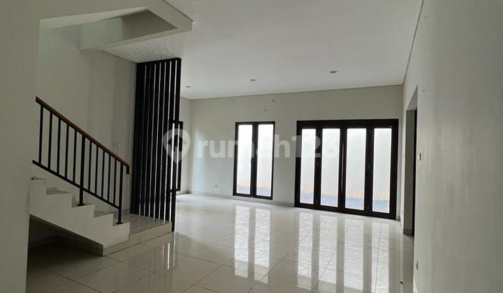 Disewakan Rumah Hook,Di Cluster Asera One Harapan Indah2 Bekasi 4