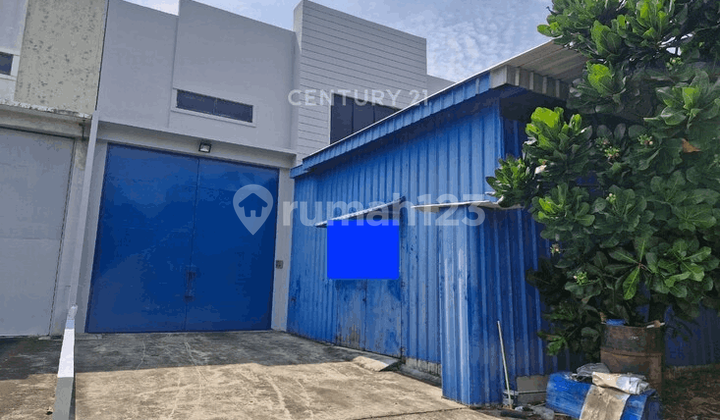 Two-Story Renovated Warehouse in Marunda Center, Bekasi Two-Story Renovated Warehouse in Marunda Center, Bekasi