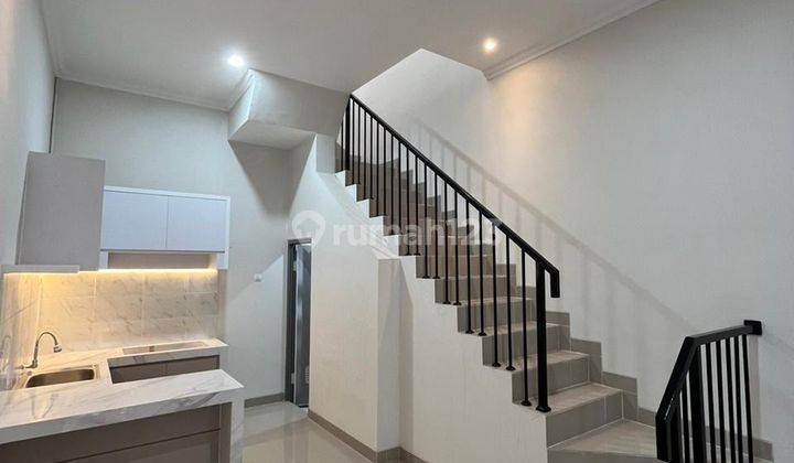 Dijual Rumah 2 Lantai Siap Huni di Cipondoh Makmur Tangerang  2