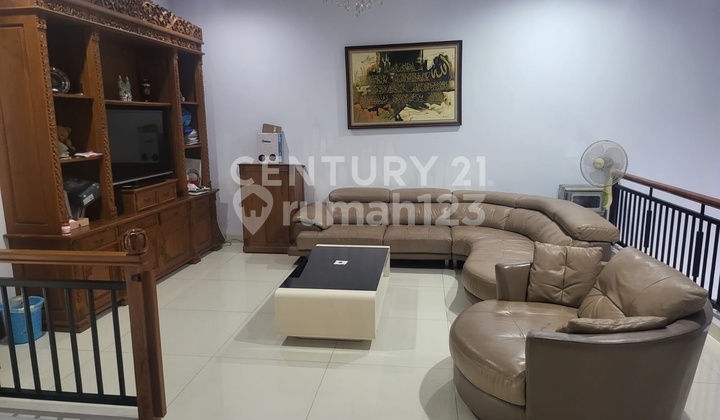 Two-Story House in Cempaka Putih, Fully Furnished, Strategic Location 2