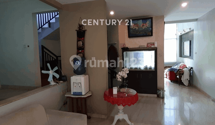 Rumah Modern Dekat Gerbang Toll Di Perumahan Taman Modern Cakung 2