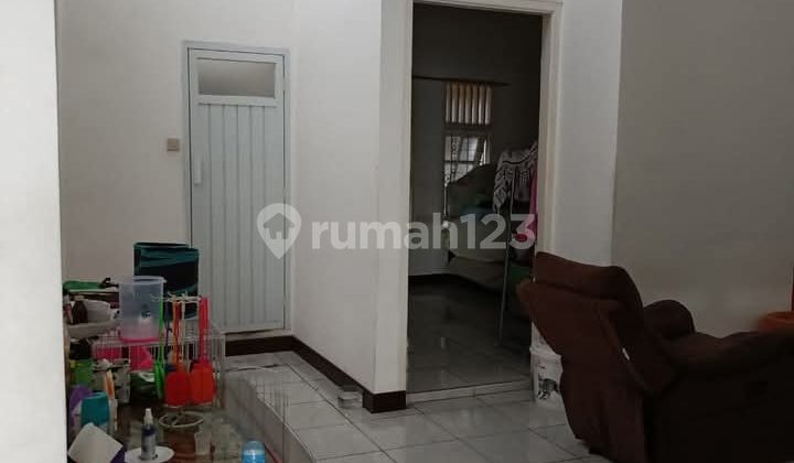 Wide 200m House, Neat, Ready to Live In, Cheap in Cempaka Putih - Central Jakarta 2