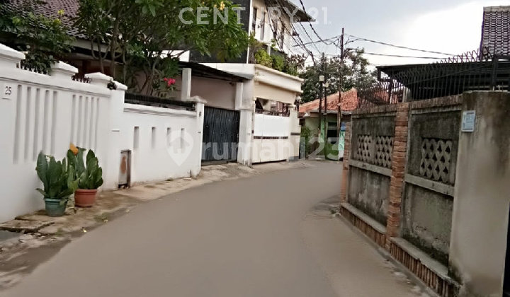 Rumah 2 Lantai Jagakarsa bisa 4 Mobil Jaksel 2