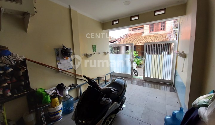 Hunian Rumah Nyaman 3 Lantai Di Duren Sawit Jakarta Timur  1