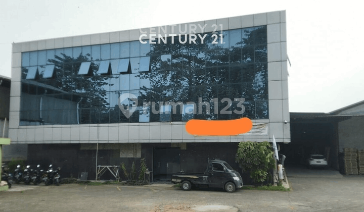 Spacious and Strategic Warehouse and Office in Narogong, Bekasi