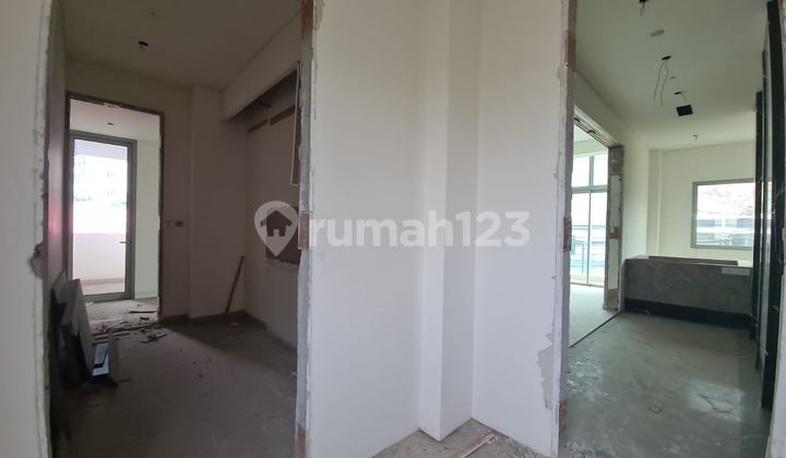 Old Building and Old House in Menteng, Very Strategic Location. 2