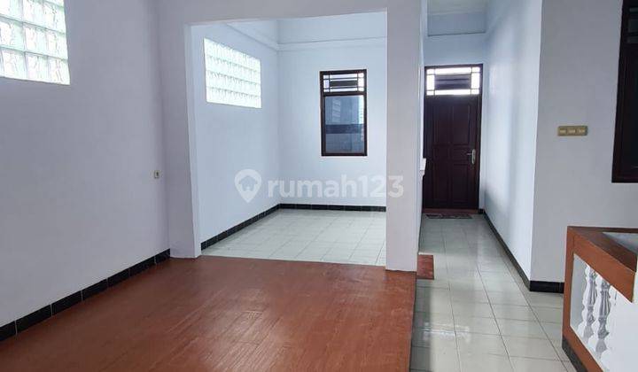 Dijual Rumah 2 Lantai Bagus di Harapan Indah Kota Bekasi 1