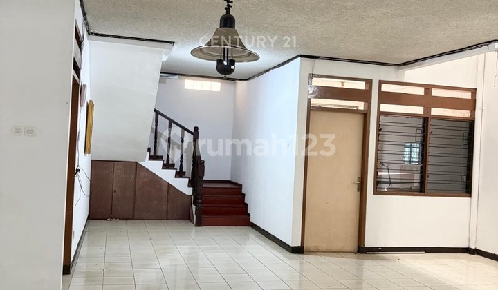 Hook Lot House Plot in Pondok Kelapa Street, East Jakarta Hook Lot House Plot in Pondok Kelapa Street, East Jakarta