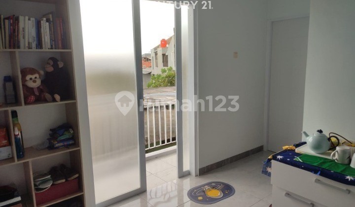 For Quick Sale: Two-Bedroom Boarding House in Taman Harapan Baru, Bekasi 2