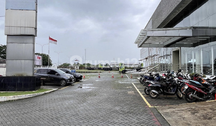 Here is the translation: **For Sale: Car Showroom Building in Cikarang**