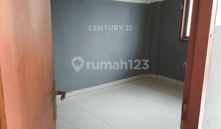 Strategic Shop House in Harapan Indah Bekasi Suitable for Business