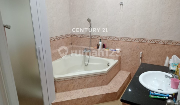 Rumah 3 Lantai Sudah Renovasi Rapi Sunter Kirana Jakarta Utara 2