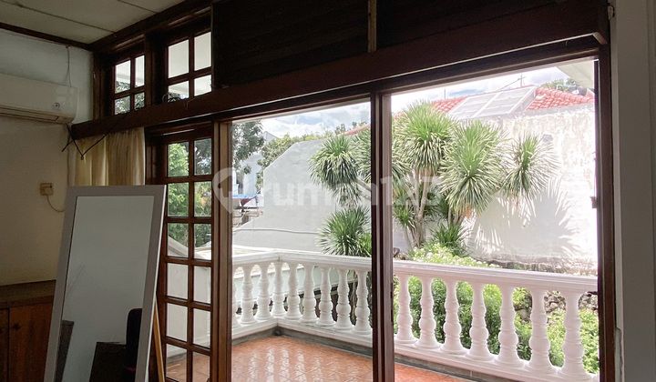 Rumah Huni dengan Posisi Hoek di Menteng Inti Strategis 2