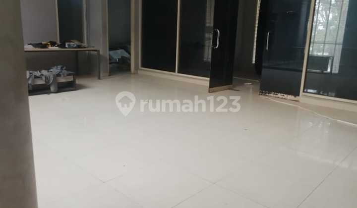 Dijual Cepat Gedung kokoh 2 lantai di Tebet Raya Jakarta Selatan