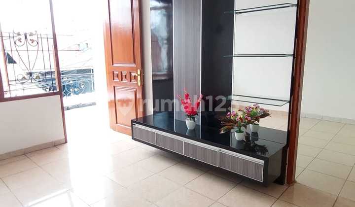 Rumah Cantik 2 Lantai Sudah Renovasi di Taman Harapan Baru Bekasi Rumah Cantik 2 Lantai Sudah Renovasi di Taman Harapan Baru Bekasi