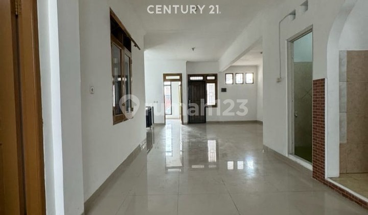 Rumah dengan Semi Furnished Siap Huni di Metland Menteng Cakung