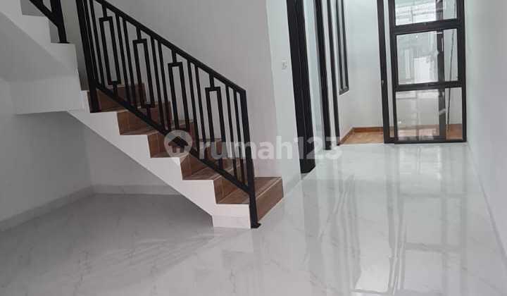 Prime Location Beautiful Ready-to-Occupy House in Harapan Indah. Prime Location Beautiful Ready-to-Occupy House in Harapan Indah.