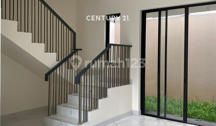3-Story Minimalist House with Easy Access in Semayang Cakung Cluster 3-Story Minimalist House with Easy Access in Semayang Cakung Cluster