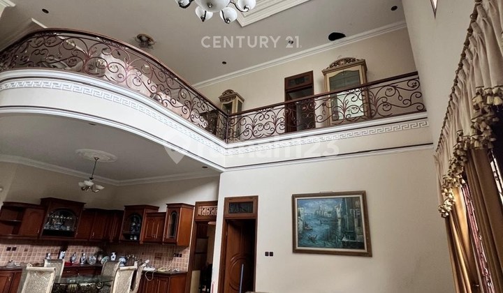 Beautiful and Strategic Ready-to-Occupy House in Duren Sawit, East Jakarta