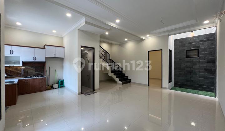 Dijual Rumah Besar Luas Bagus Siap Huni di Duren Sawit Jakarta Timur 1