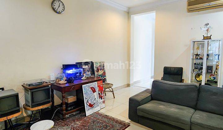 Rumah 2 Lantai Di Kemang Barat, Jakarta Selatan Private Pool  Shm 16