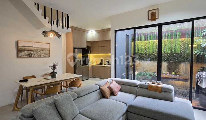 Rumah Cantik 3 Lantai di Pondok Cabe Tangerang Selatan SHM 3 Kt 2