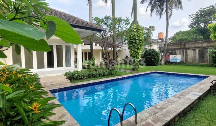 Rumah Mewah 1 Lantai di Kemang Dalam Ada Pool Halaman Luas 4