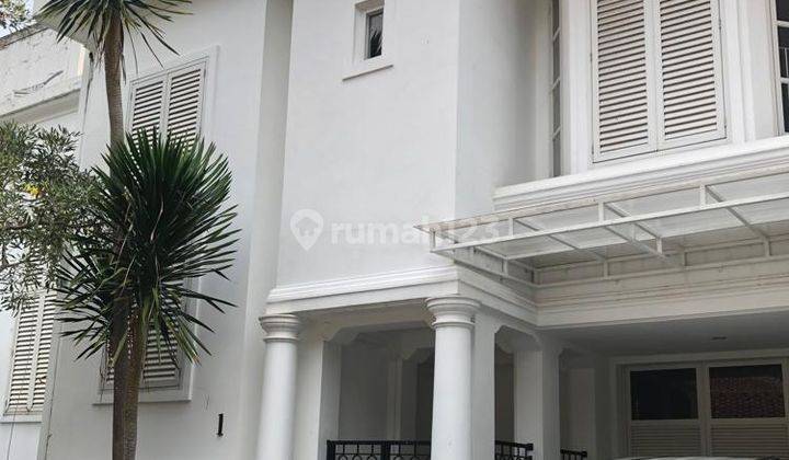 Rumah Townhouse di Kemang Bebas Banjir Dekat Pusat Perbelanjaan
