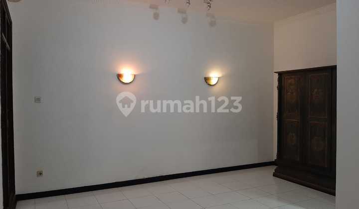 Rumah 2 Lantai di Tebet Barat Dalam Jalan 2 Mobil Dalam Komplek 3