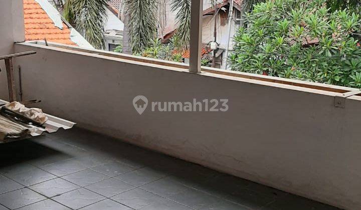 Rumah 2 Lantai di Tebet Barat Dalam Jalan 2 Mobil Dalam Komplek 10