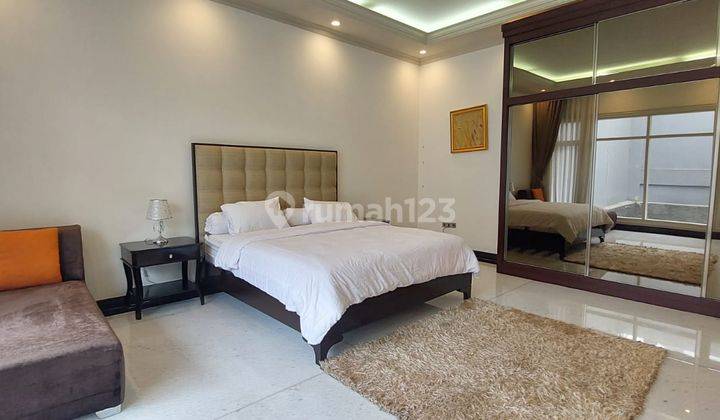 Rumah Mewah American Classic di Patra Kuningan Jakarta Selatan