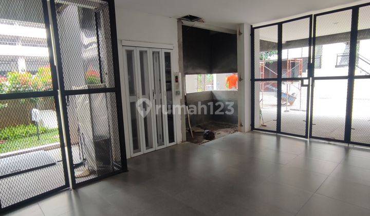 Rumah Scandivaian Dengan Private Lift di Kemang Security 24 Jam  15
