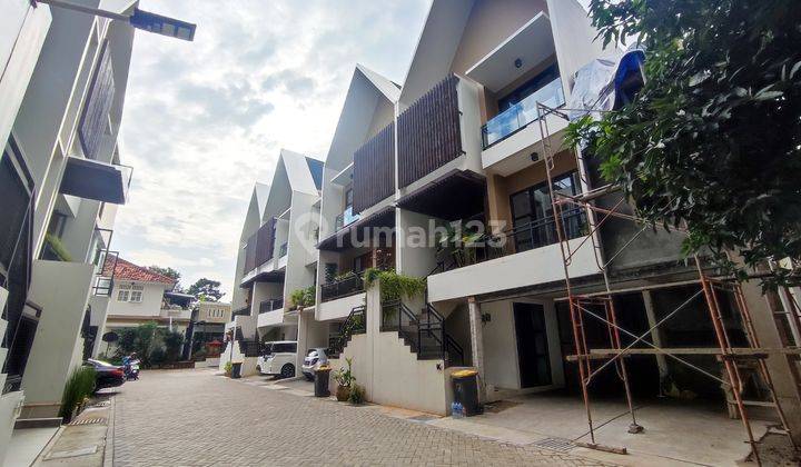 Rumah Scandivaian Dengan Private Lift di Kemang Security 24 Jam  16
