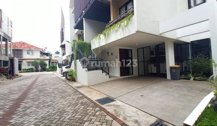 Rumah Scandivaian Dengan Private Lift di Kemang Security 24 Jam  17