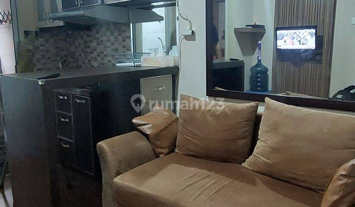 ruang tamu apartemen kalibata city 2 kamar
