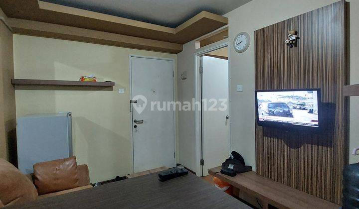 ruang tamu apartemen kalibata city 2 kamar