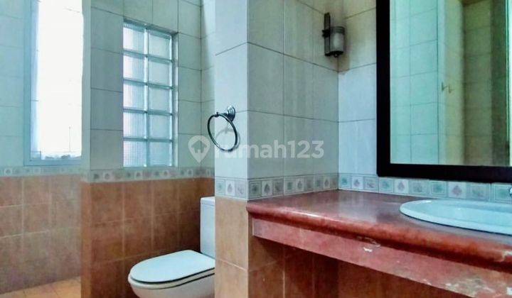 Rumah 2 Lantai Di Kemang Barat, Jakarta Selatan Private Pool  Shm 6