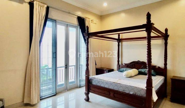 Rumah 2 Lantai Di Kemang Barat, Jakarta Selatan Private Pool  Shm 8