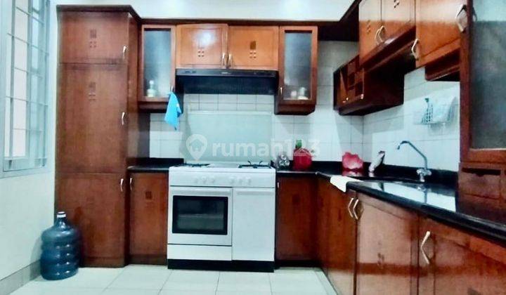 Rumah 2 Lantai Di Kemang Barat, Jakarta Selatan Private Pool  Shm 10