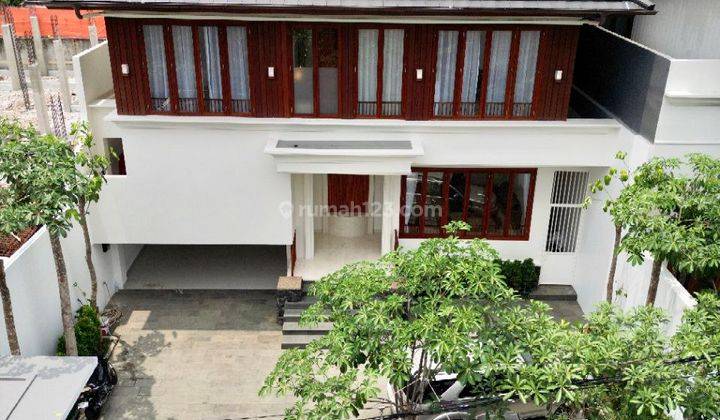 Rumah di Kemang Mewah Ada Lift Private Dan Pool 1