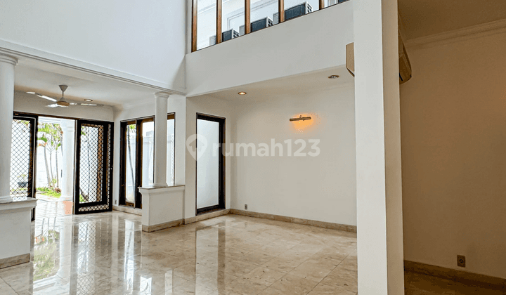 Rumah 2 lantai di pejaten barat ada pool shm  2