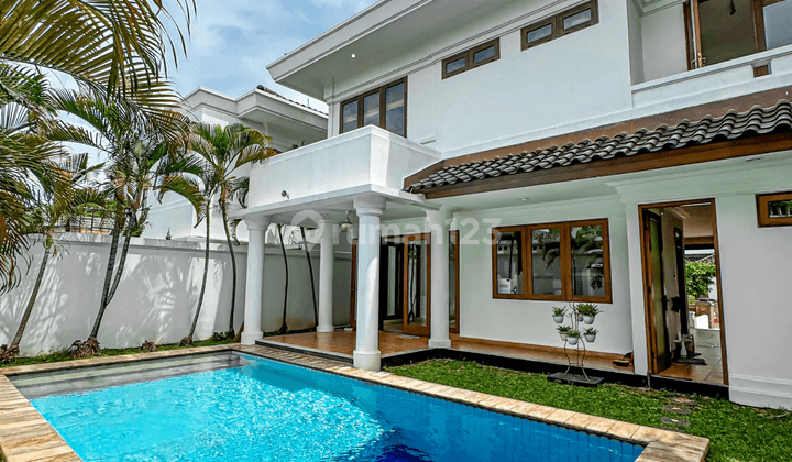 Rumah villa 2 lantai dalam kompleks di pejaten barat private pool 1