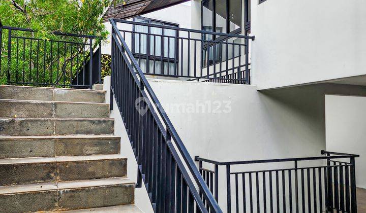 Rumah Bagus Unfurnished SHM di Kemang Timur, Jakarta Selatan 2