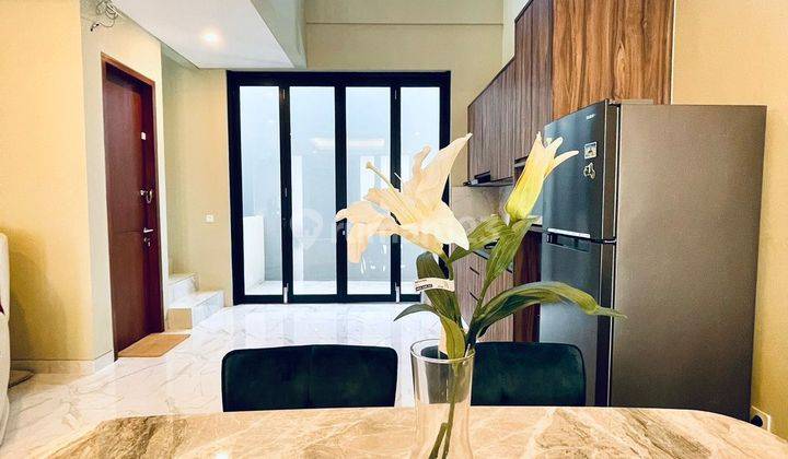 Rumah 4 Lantai Semi Furnished SHM di Pulomas, Jakarta Timur 1