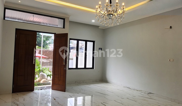 Rumah baru 2 lantai di kebayoran baru , Jakarta Selatan bisa kpr