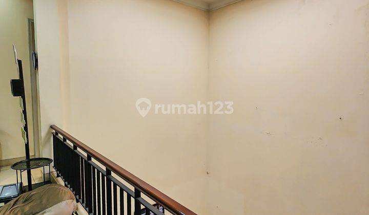 Rumah 2 Lantai Di Kemang Barat, Jakarta Selatan Private Pool  Shm 22