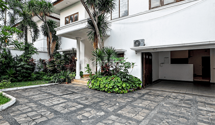 Rumah Mewah Balinese Style Di Kemang Spacious Garden & Pool Shm 1